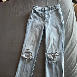 Hollister high-rise crop slim straight leg jeans. Size 00R Daughter outgrew them